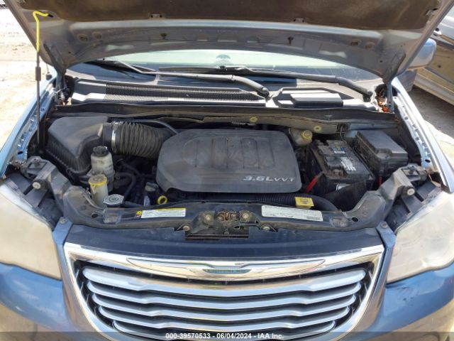 Photo 9 VIN: 2A4RR5DG2BR746986 - CHRYSLER TOWN AND COUNTRY 