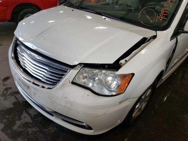 Photo 8 VIN: 2A4RR5DG2BR747409 - CHRYSLER TOWN &AMP COU 