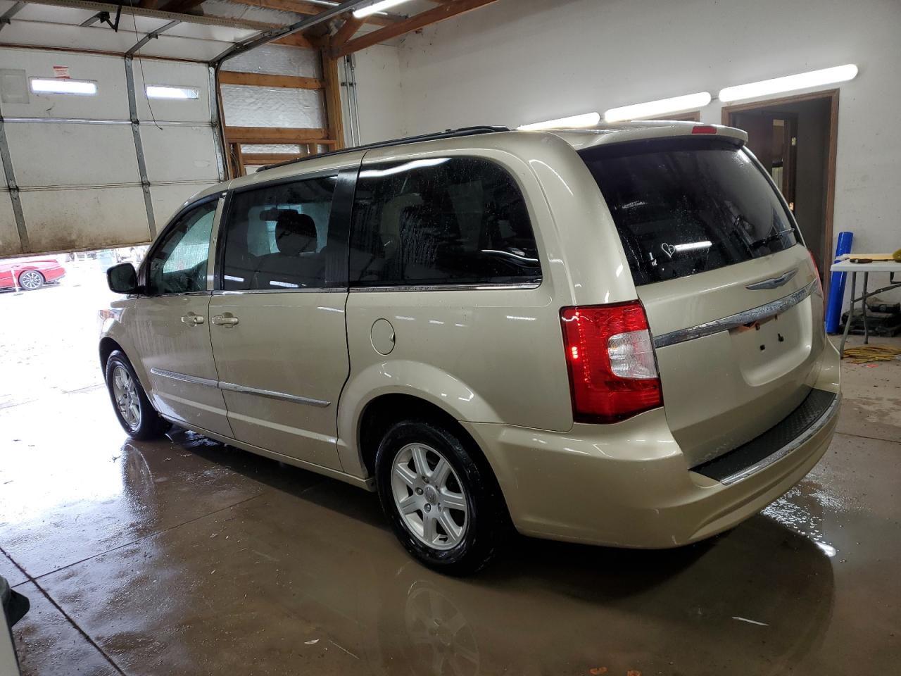 Photo 1 VIN: 2A4RR5DG2BR797811 - CHRYSLER TOWN & COUNTRY 