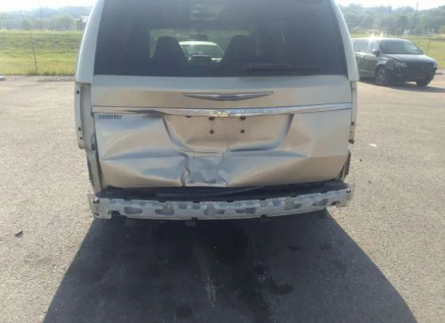 Photo 5 VIN: 2A4RR5DG3BR636951 - CHRYSLER TOWN & COUNTRY 