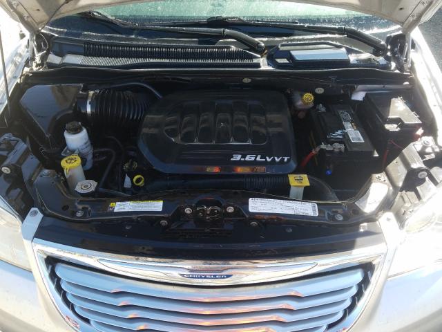 Photo 6 VIN: 2A4RR5DG3BR735561 - CHRYSLER TOWN & COU 