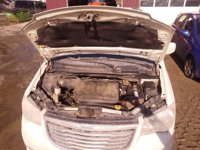 Photo 6 VIN: 2A4RR5DG4BR604008 - CHRYSLER TOWN &AMP COU 