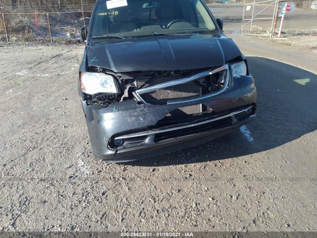 Photo 5 VIN: 2A4RR5DG4BR768682 - CHRYSLER TOWN & COUNTRY 