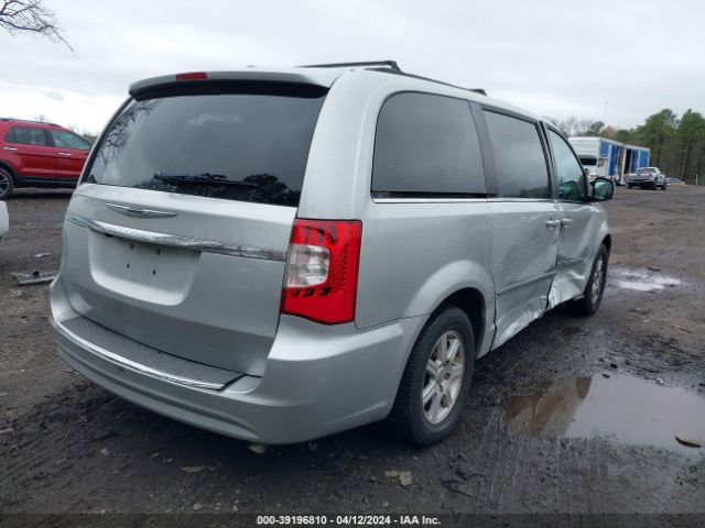 Photo 3 VIN: 2A4RR5DG5BR605104 - CHRYSLER TOWN & COUNTRY 