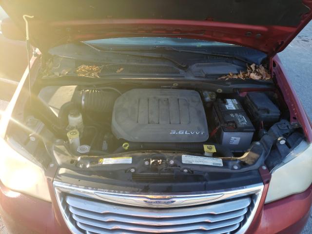 Photo 6 VIN: 2A4RR5DG5BR682006 - CHRYSLER TOWN &AMP COU 