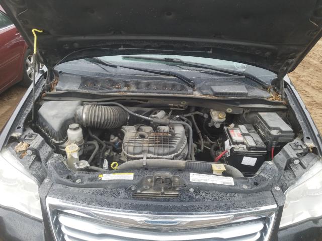 Photo 6 VIN: 2A4RR5DG5BR701816 - CHRYSLER TOWN &AMP COU 