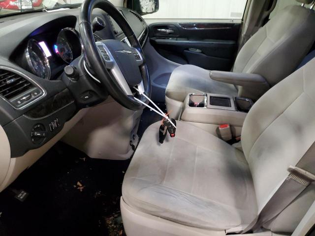 Photo 6 VIN: 2A4RR5DG5BR702058 - CHRYSLER TOWN & COU 