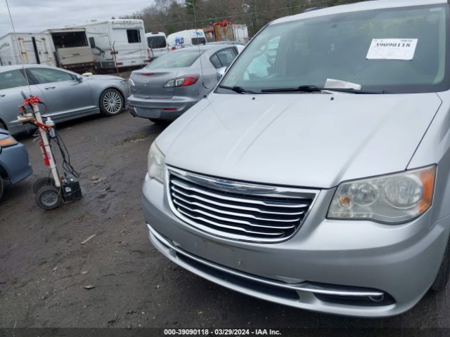 Photo 5 VIN: 2A4RR5DG5BR733276 - CHRYSLER TOWN & COUNTRY 