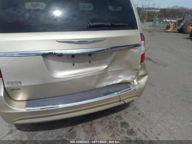 Photo 5 VIN: 2A4RR5DG6BR665280 - CHRYSLER TOWN & COUNTRY 