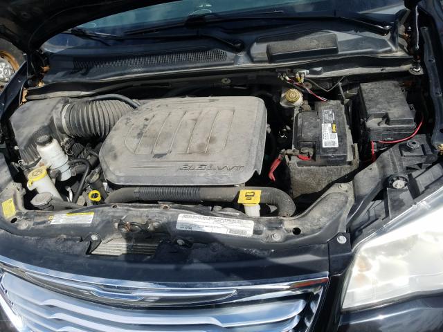 Photo 6 VIN: 2A4RR5DG7BR615181 - CHRYSLER TOWN & COU 