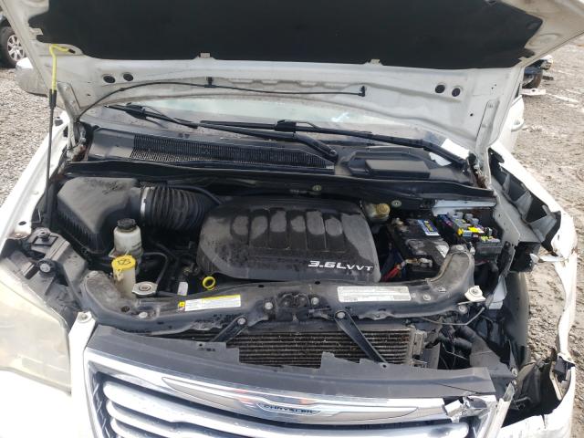 Photo 6 VIN: 2A4RR5DG7BR645443 - CHRYSLER TOWN &AMP COU 