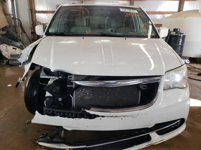 Photo 4 VIN: 2A4RR5DG7BR694660 - CHRYSLER TOWN & COU 