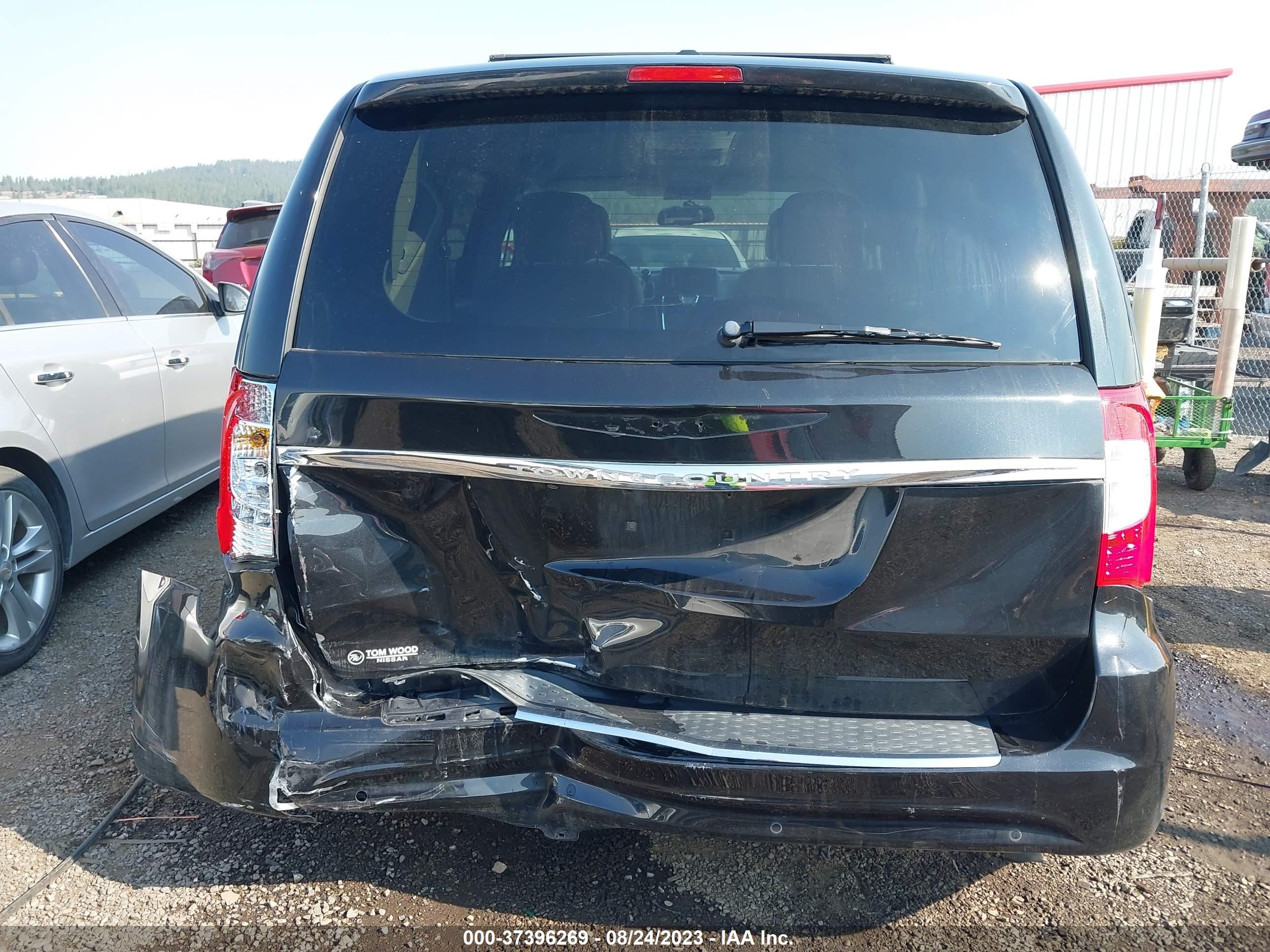 Photo 15 VIN: 2A4RR5DG7BR698322 - CHRYSLER TOWN & COUNTRY 