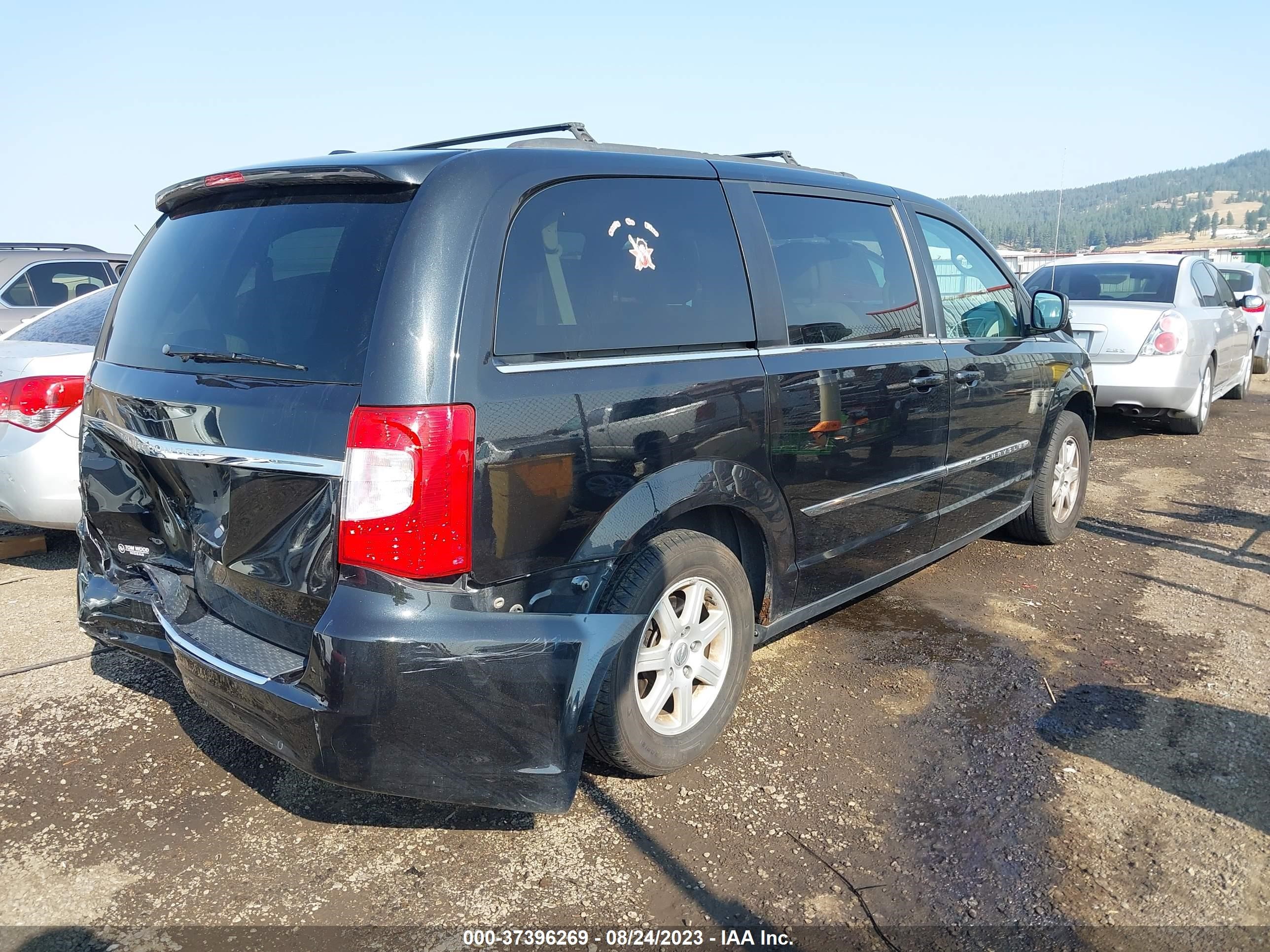 Photo 3 VIN: 2A4RR5DG7BR698322 - CHRYSLER TOWN & COUNTRY 