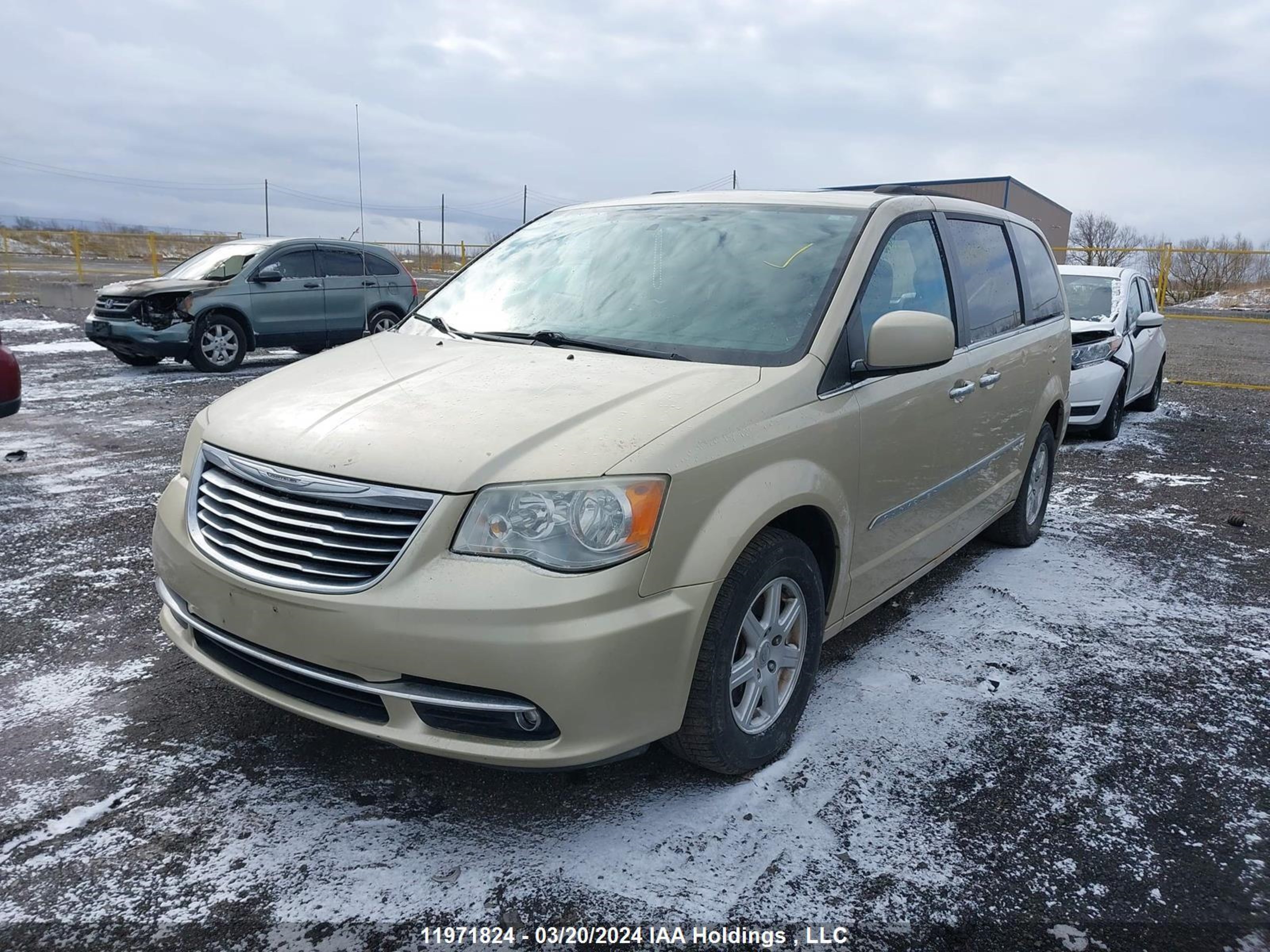 Photo 1 VIN: 2A4RR5DG7BR715135 - CHRYSLER TOWN & COUNTRY 