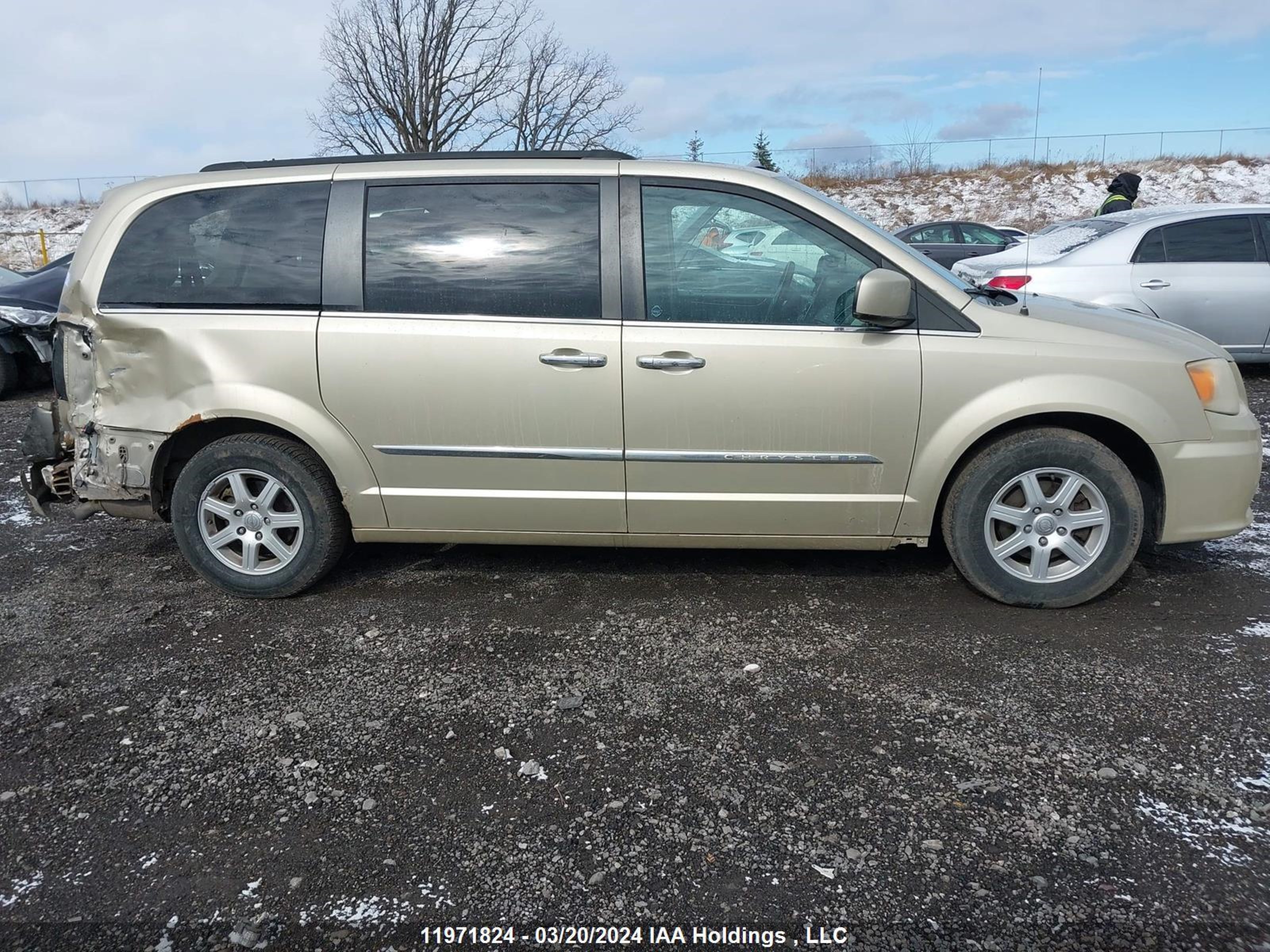 Photo 12 VIN: 2A4RR5DG7BR715135 - CHRYSLER TOWN & COUNTRY 