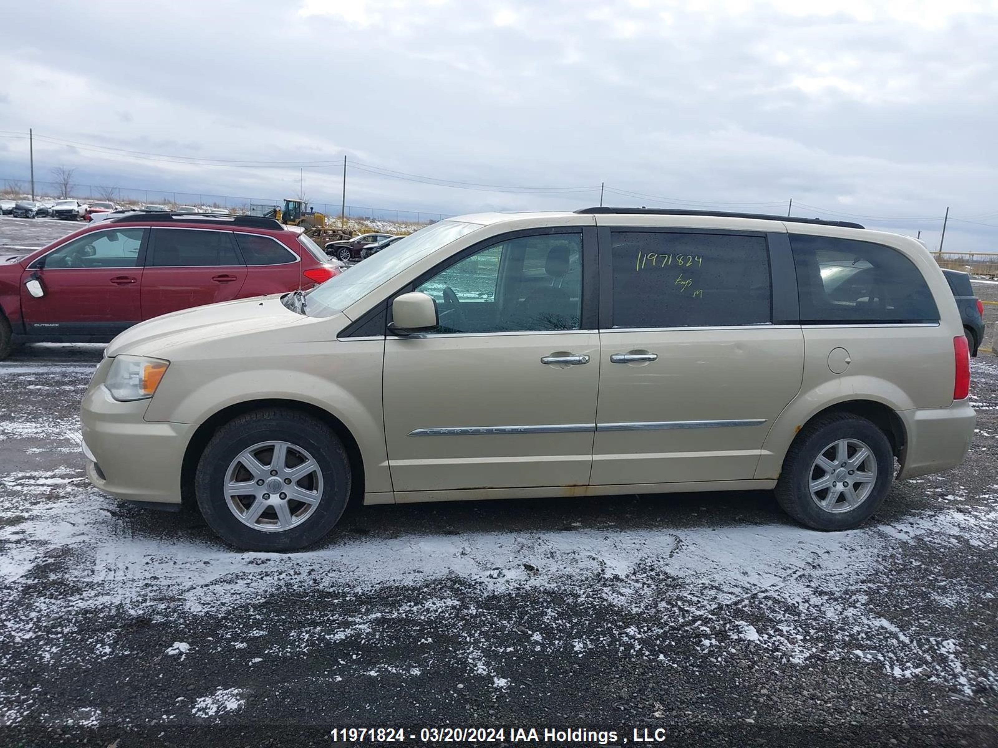 Photo 13 VIN: 2A4RR5DG7BR715135 - CHRYSLER TOWN & COUNTRY 