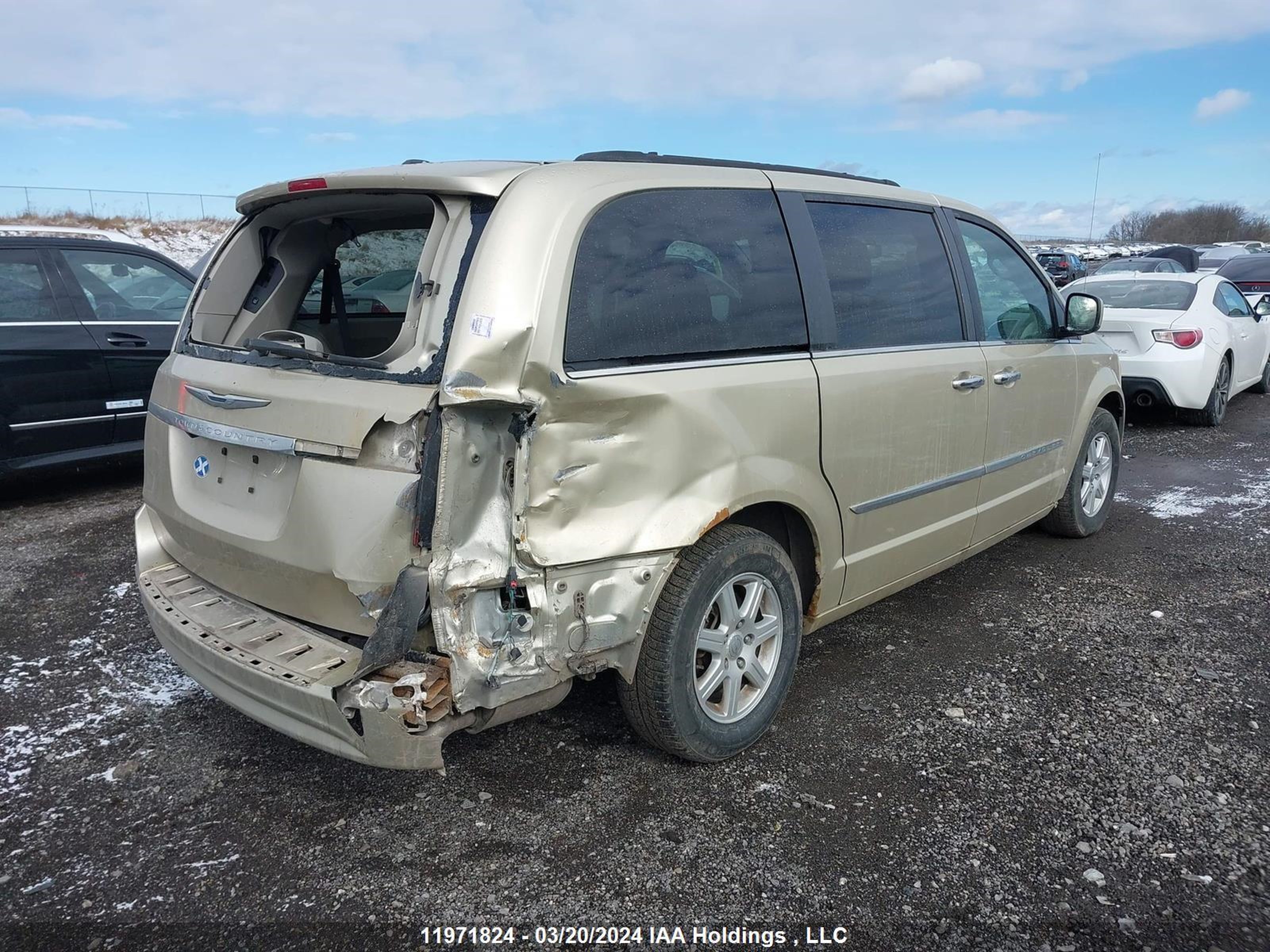 Photo 3 VIN: 2A4RR5DG7BR715135 - CHRYSLER TOWN & COUNTRY 