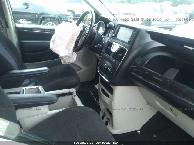 Photo 4 VIN: 2A4RR5DG7BR715894 - CHRYSLER TOWN & COUNTRY 