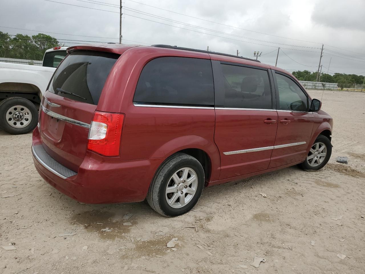 Photo 2 VIN: 2A4RR5DG7BR744862 - CHRYSLER TOWN & COUNTRY 