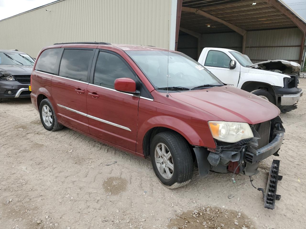 Photo 3 VIN: 2A4RR5DG7BR744862 - CHRYSLER TOWN & COUNTRY 