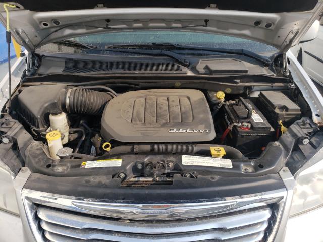 Photo 6 VIN: 2A4RR5DG7BR771642 - CHRYSLER TOWN &AMP COU 