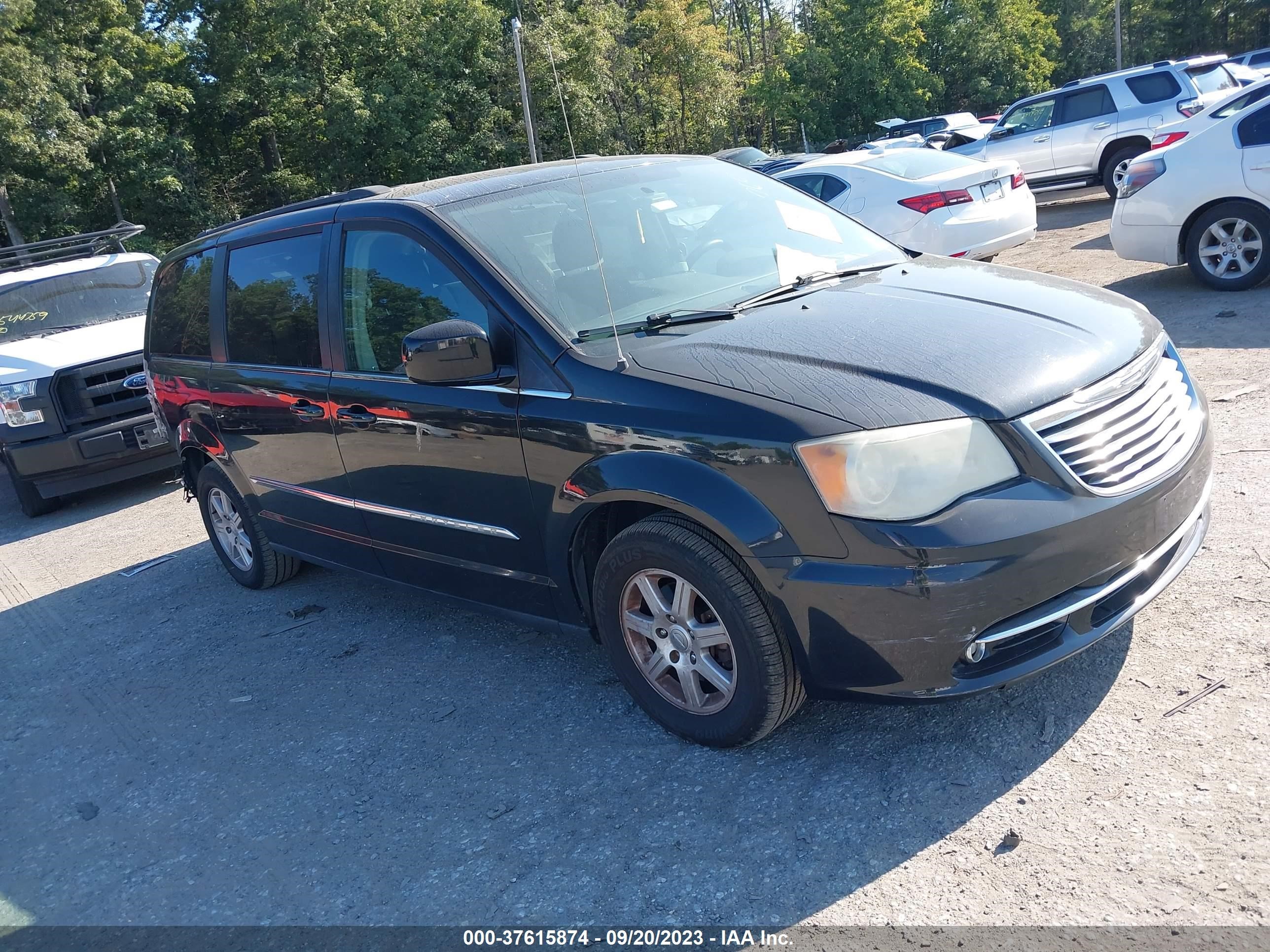 Photo 0 VIN: 2A4RR5DG8BR694909 - CHRYSLER TOWN & COUNTRY 