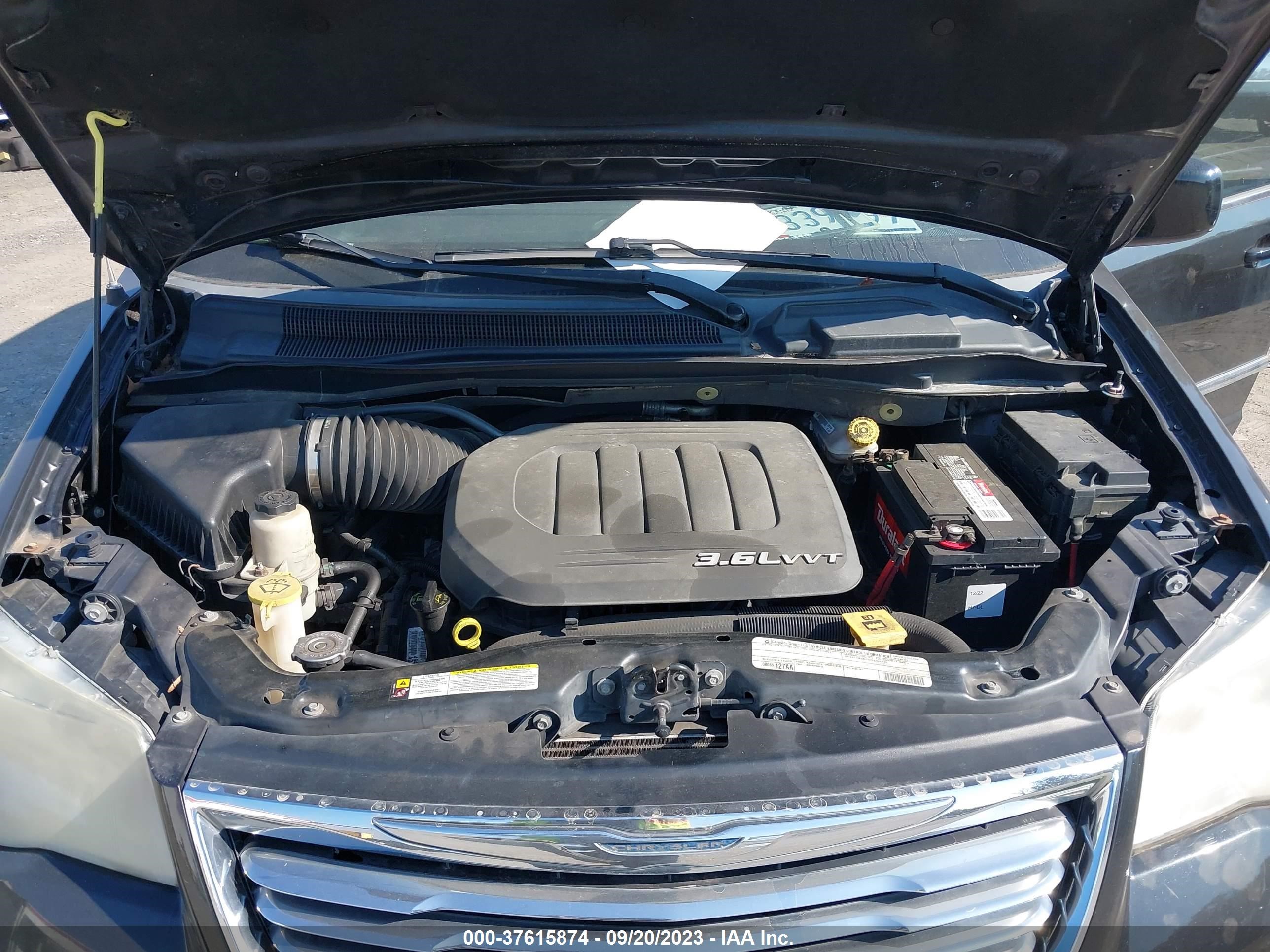 Photo 9 VIN: 2A4RR5DG8BR694909 - CHRYSLER TOWN & COUNTRY 