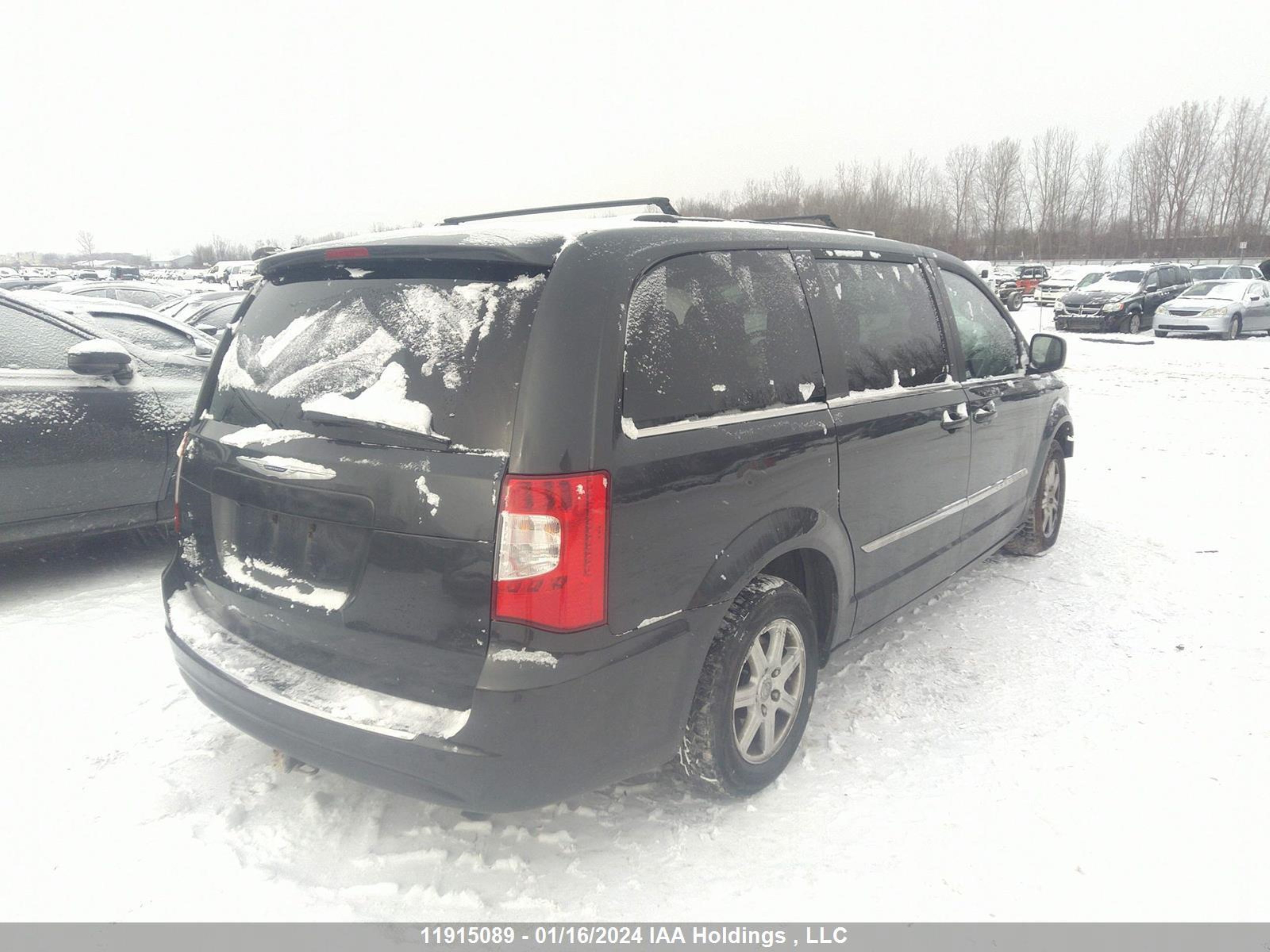 Photo 3 VIN: 2A4RR5DG8BR727701 - CHRYSLER TOWN & COUNTRY 