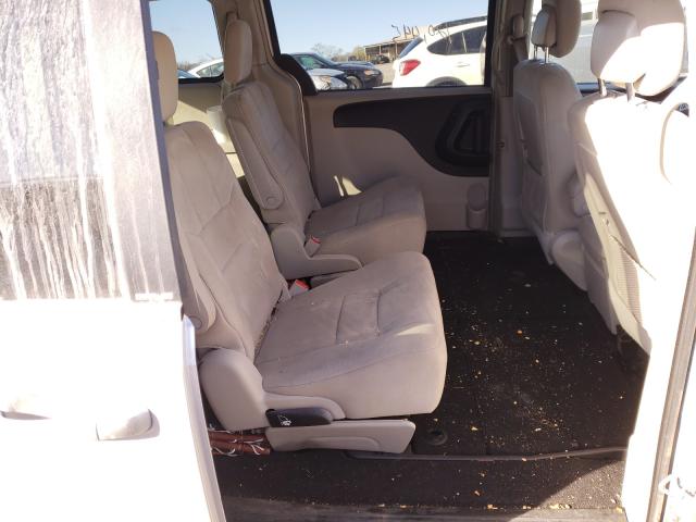 Photo 5 VIN: 2A4RR5DG9BR664818 - CHRYSLER TOWN &AMP COU 