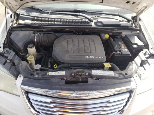 Photo 11 VIN: 2A4RR5DG9BR665547 - CHRYSLER TOWN & COU 