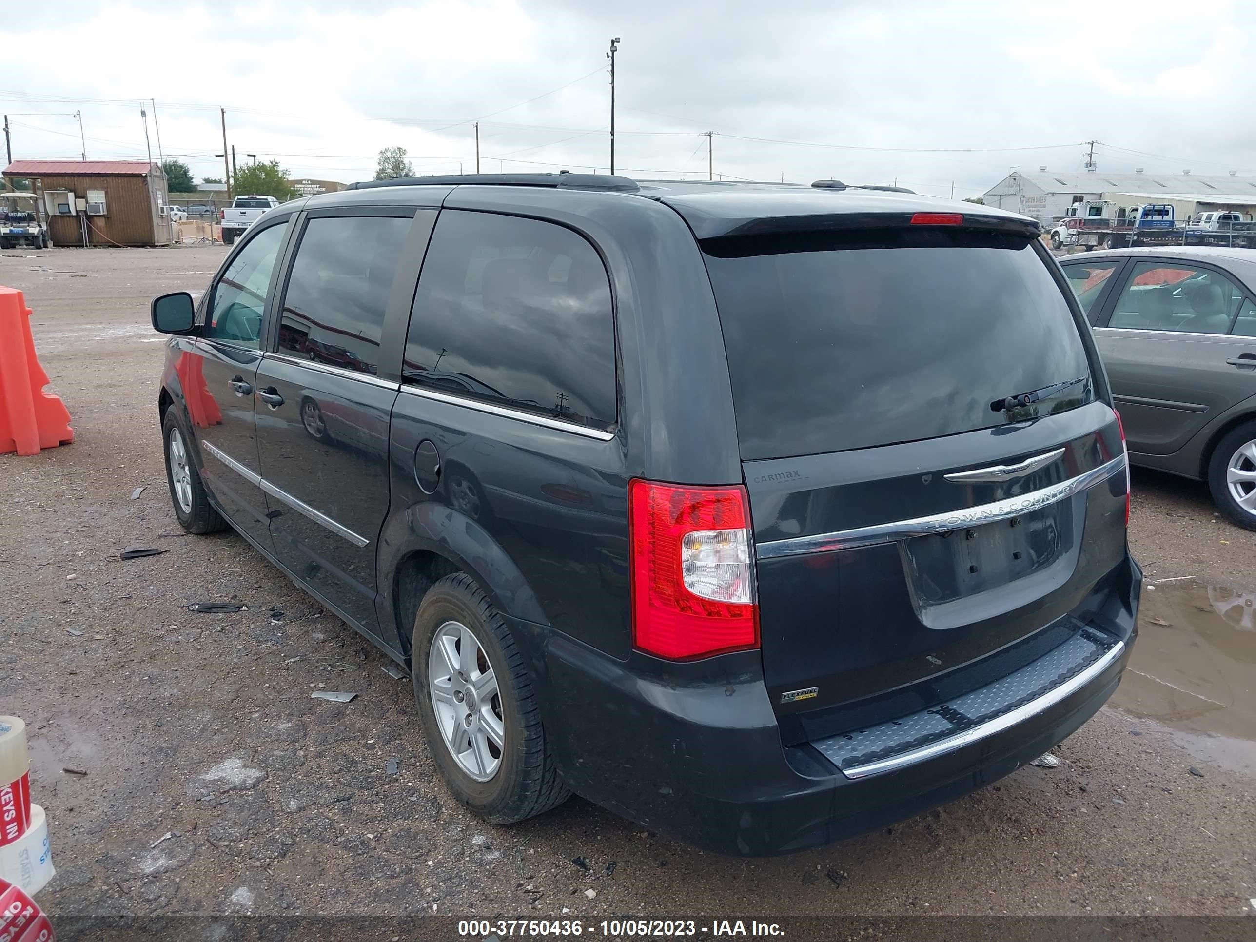 Photo 2 VIN: 2A4RR5DG9BR701592 - CHRYSLER TOWN & COUNTRY 