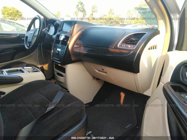 Photo 4 VIN: 2A4RR5DG9BR703245 - CHRYSLER TOWN & COUNTRY 