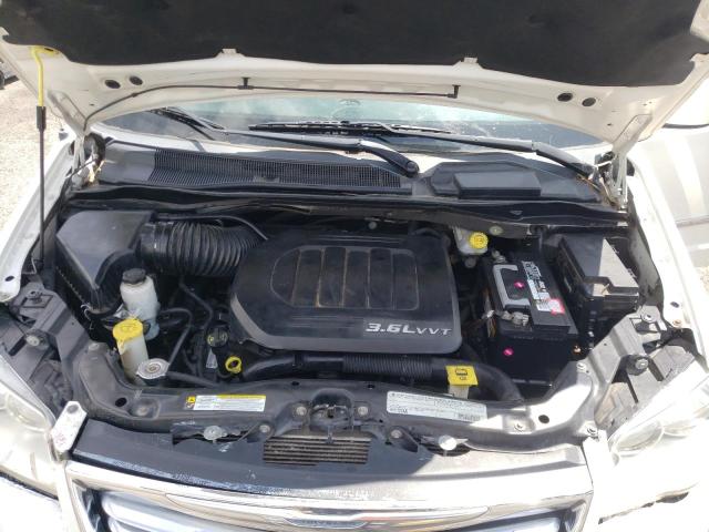 Photo 6 VIN: 2A4RR5DG9BR796803 - CHRYSLER TOWN &AMP COU 