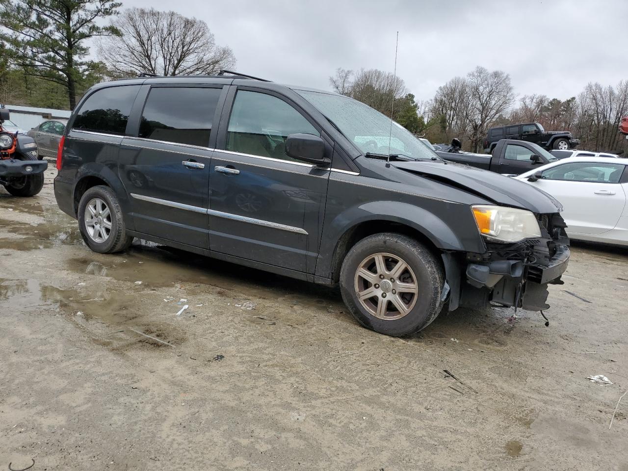 Photo 3 VIN: 2A4RR5DG9BR797756 - CHRYSLER TOWN & COUNTRY 