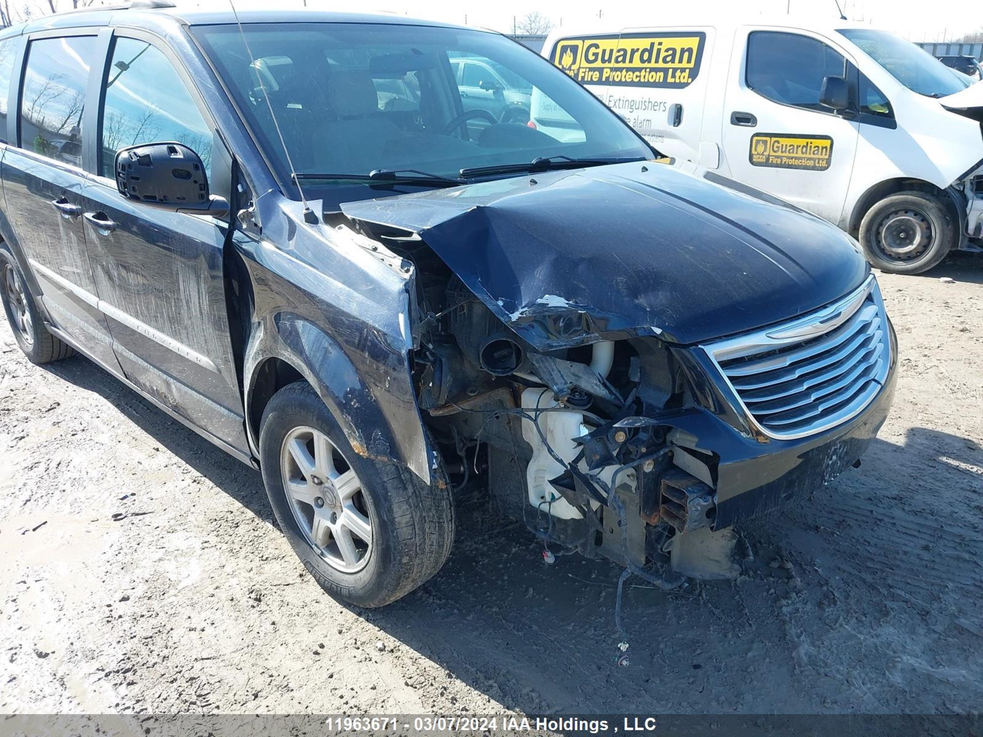 Photo 5 VIN: 2A4RR5DGXBR603817 - CHRYSLER TOWN & COUNTRY 