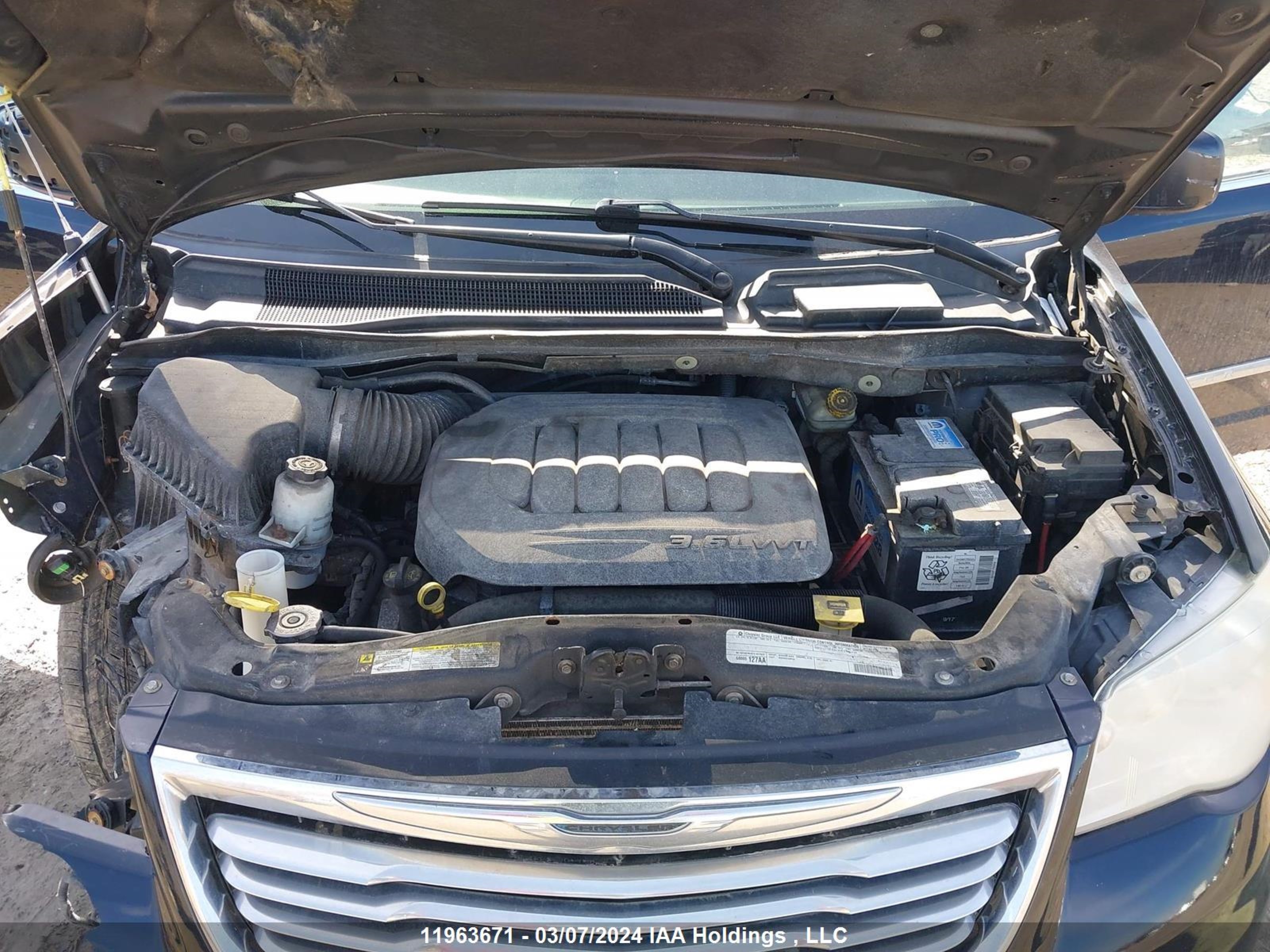 Photo 9 VIN: 2A4RR5DGXBR603817 - CHRYSLER TOWN & COUNTRY 