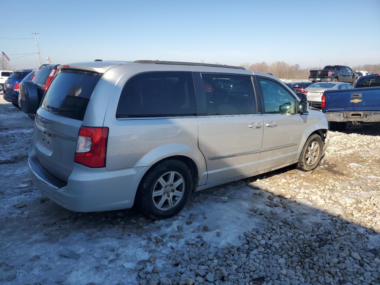 Photo 2 VIN: 2A4RR5DGXBR720118 - CHRYSLER TOWN & COUNTRY 