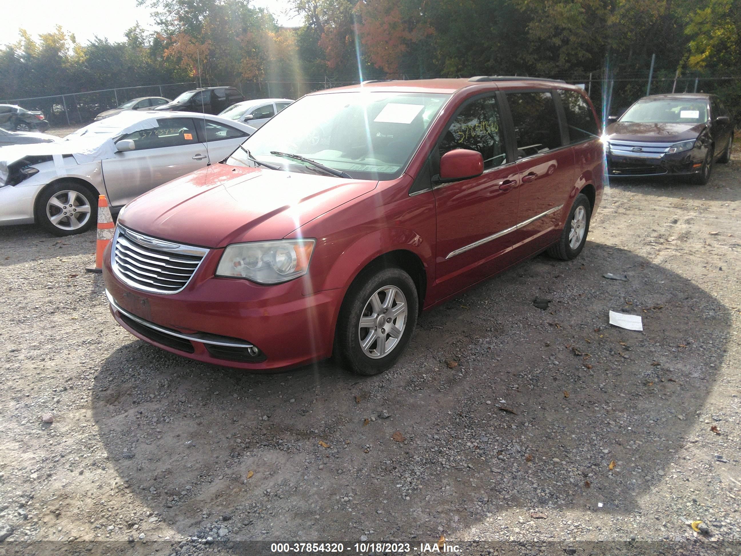 Photo 1 VIN: 2A4RR5DGXBR750669 - CHRYSLER TOWN & COUNTRY 