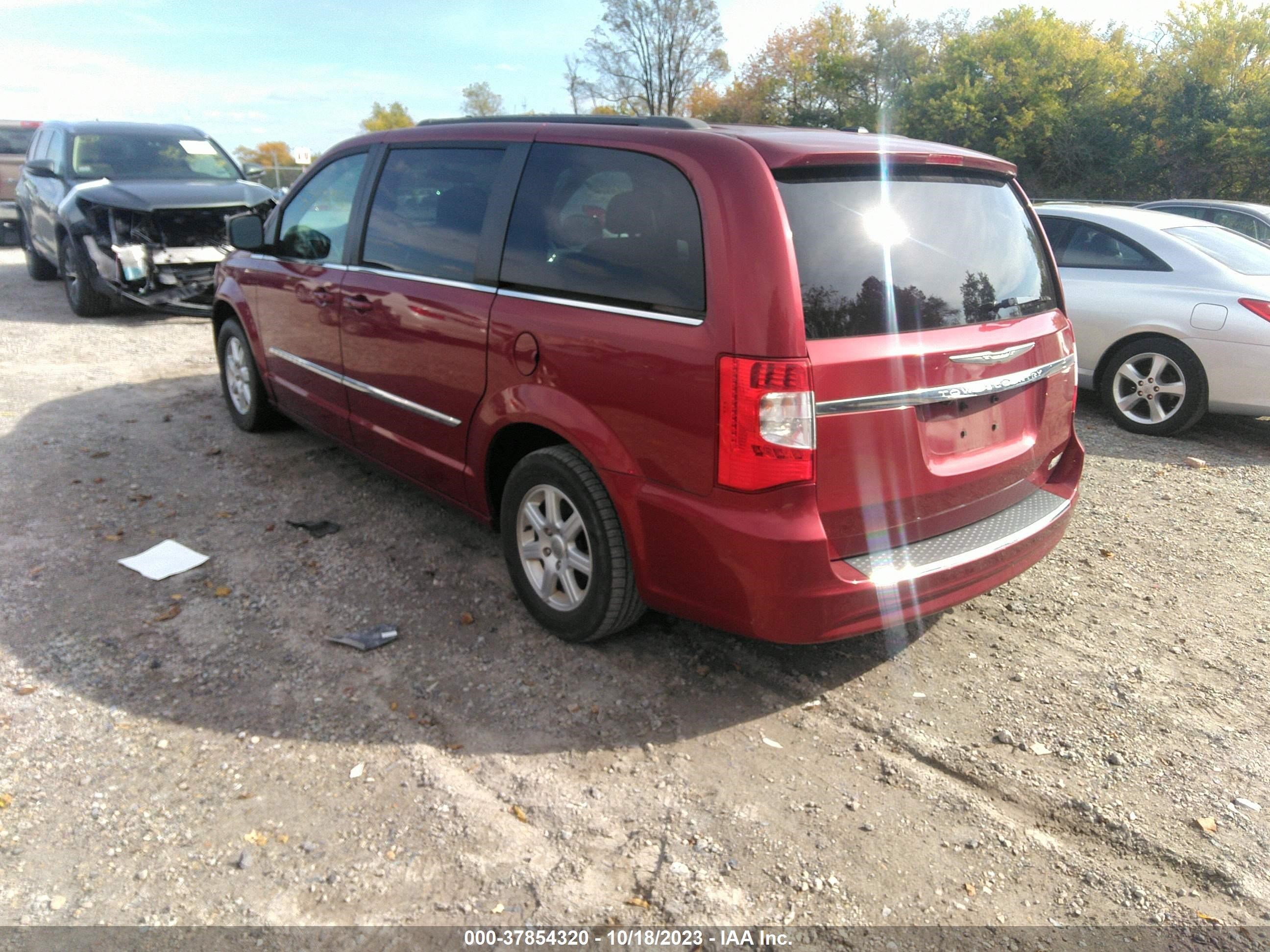 Photo 2 VIN: 2A4RR5DGXBR750669 - CHRYSLER TOWN & COUNTRY 