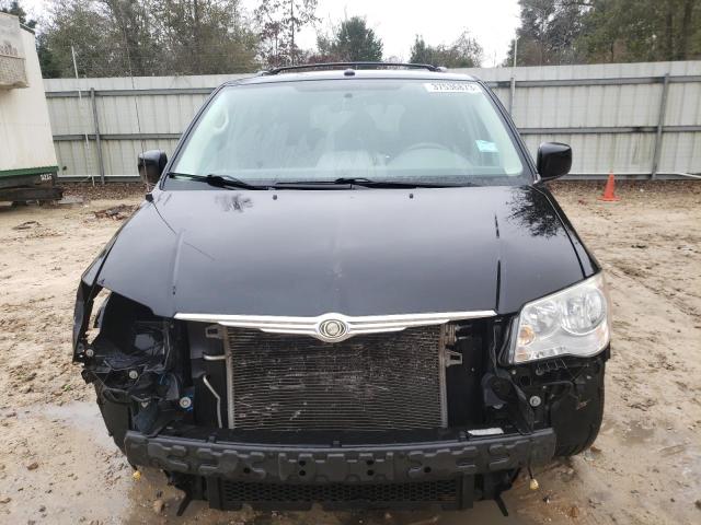 Photo 4 VIN: 2A4RR5DX0AR136616 - CHRYSLER TOWN & COU 