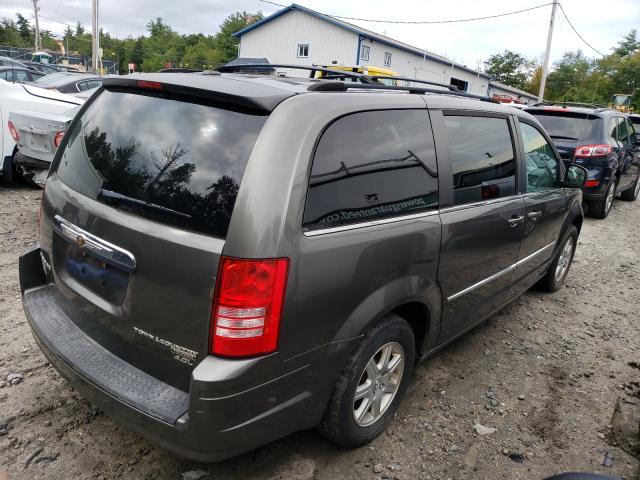 Photo 3 VIN: 2A4RR5DX0AR241818 - CHRYSLER TOWN &AMP COU 