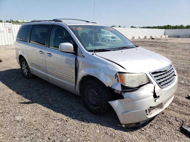 Photo 3 VIN: 2A4RR5DX0AR501442 - CHRYSLER TOWN & COU 