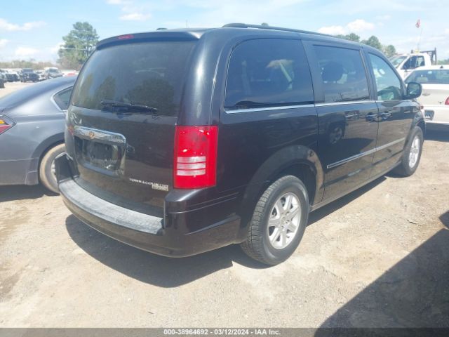 Photo 3 VIN: 2A4RR5DX1AR142747 - CHRYSLER TOWN & COUNTRY 