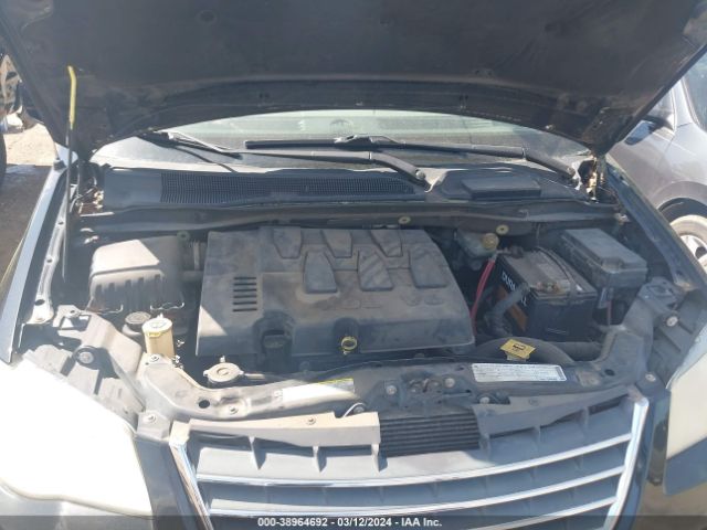 Photo 9 VIN: 2A4RR5DX1AR142747 - CHRYSLER TOWN & COUNTRY 