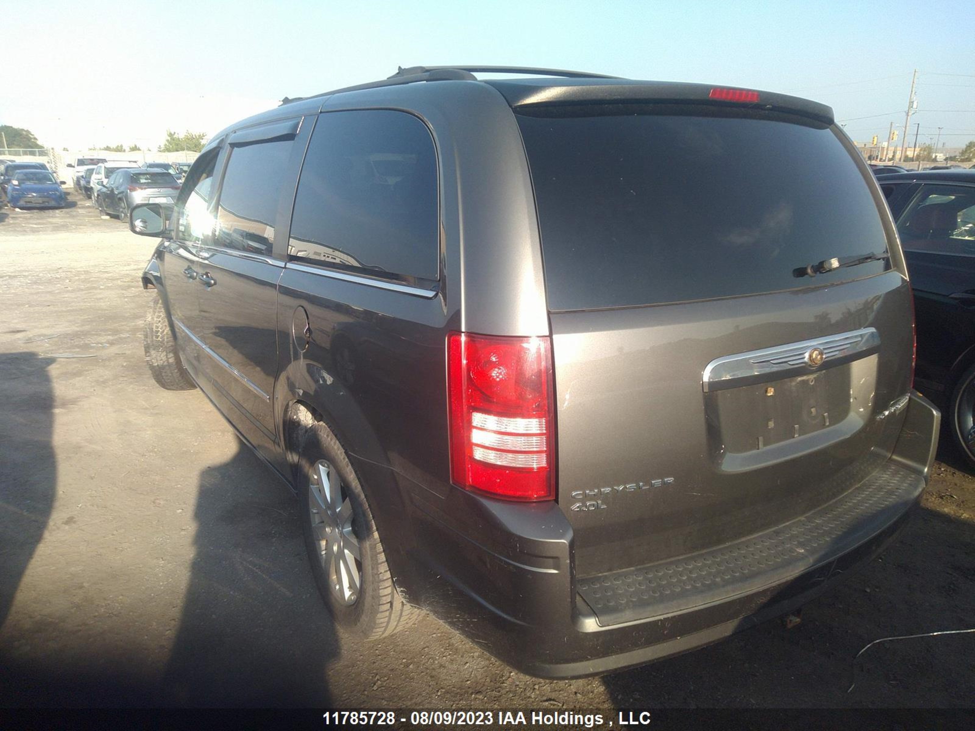 Photo 2 VIN: 2A4RR5DX1AR226793 - CHRYSLER TOWN & COUNTRY 