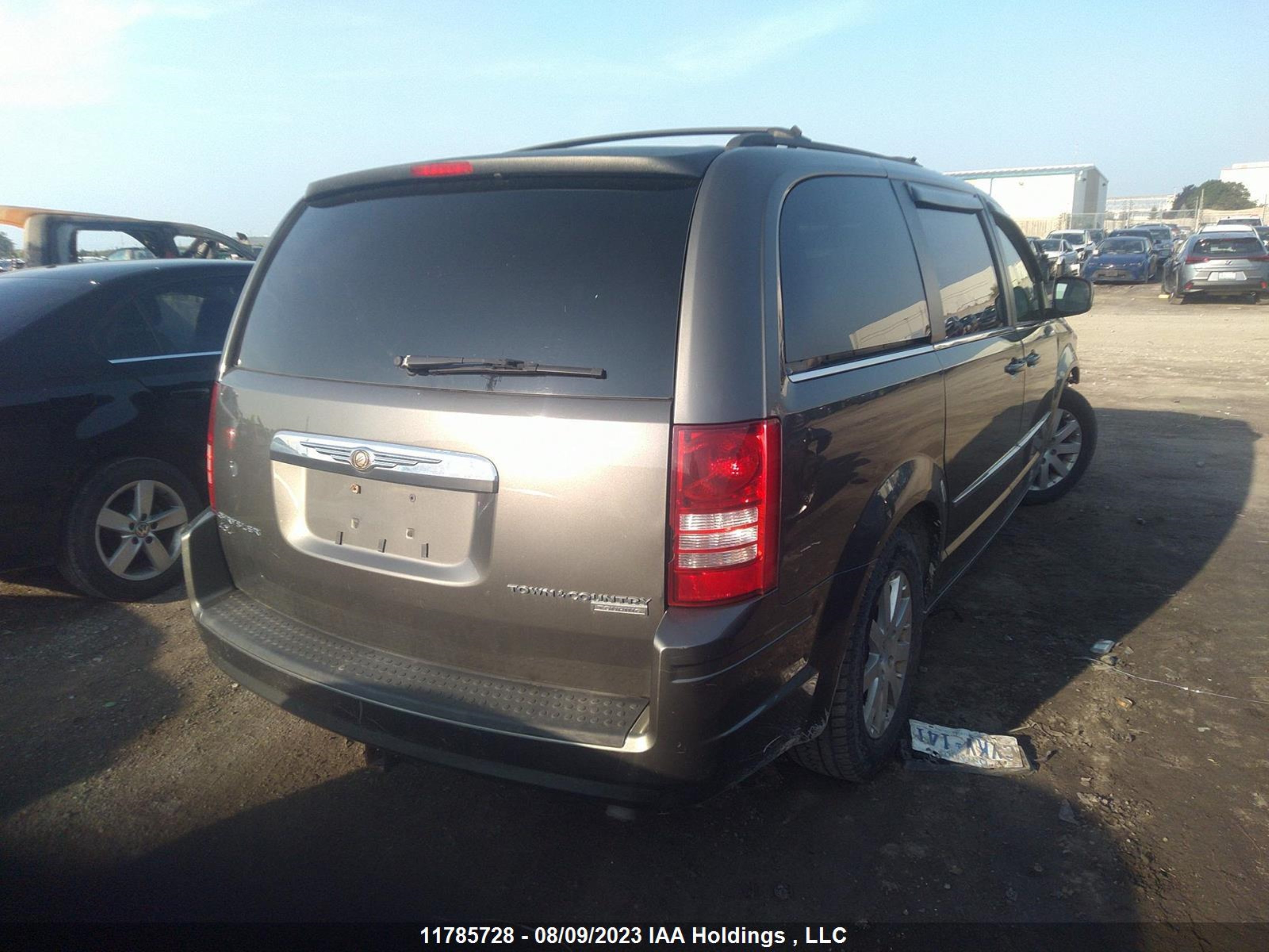 Photo 3 VIN: 2A4RR5DX1AR226793 - CHRYSLER TOWN & COUNTRY 