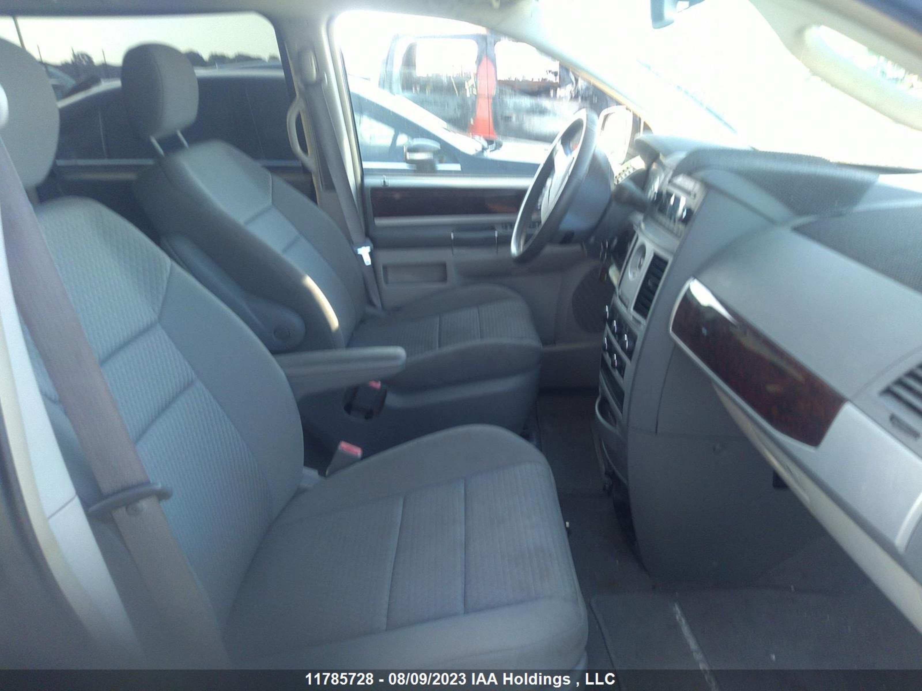 Photo 4 VIN: 2A4RR5DX1AR226793 - CHRYSLER TOWN & COUNTRY 