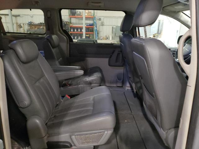 Photo 5 VIN: 2A4RR5DX2AR128226 - CHRYSLER TOWN & COU 