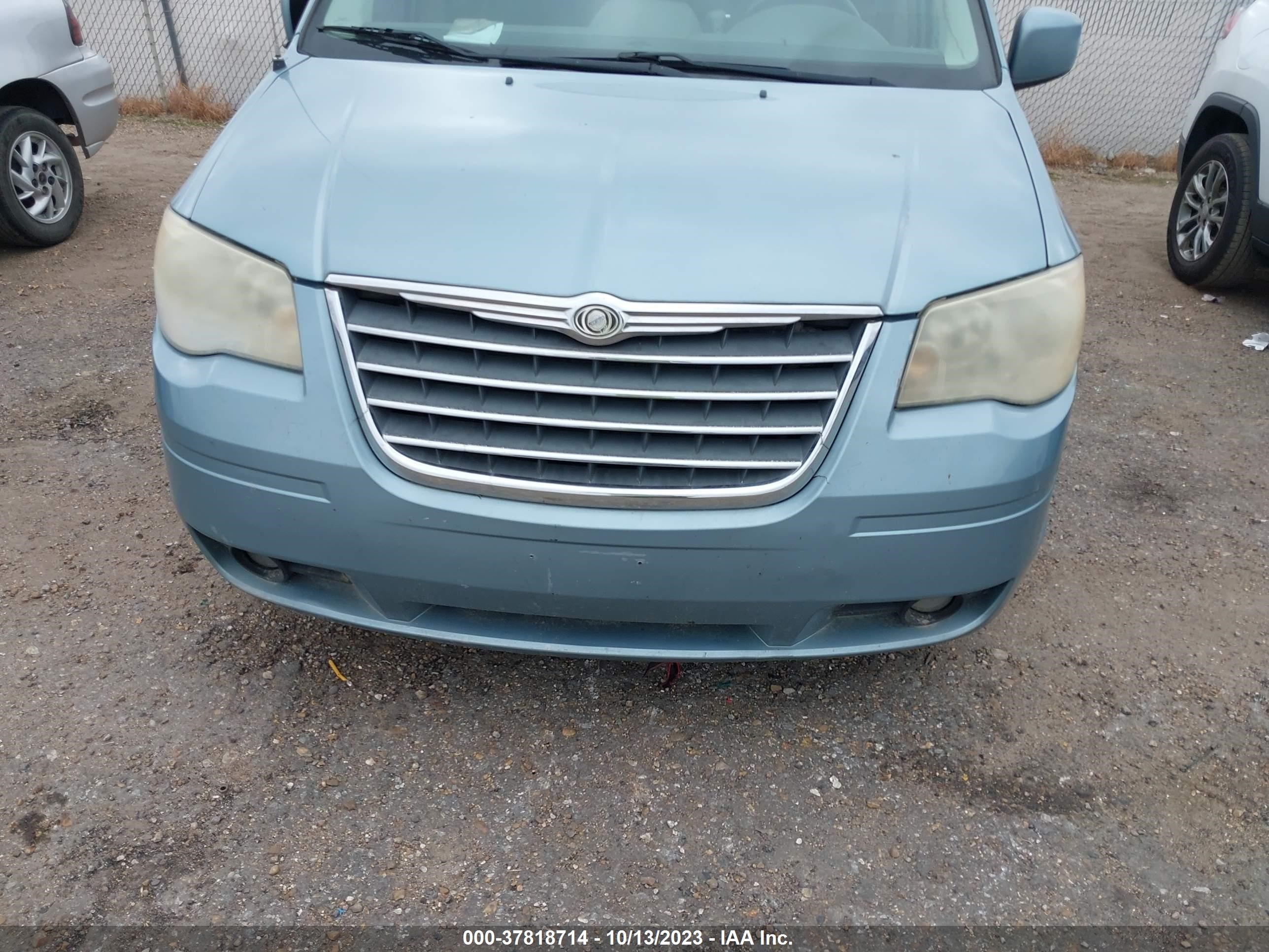 Photo 5 VIN: 2A4RR5DX2AR320200 - CHRYSLER TOWN & COUNTRY 